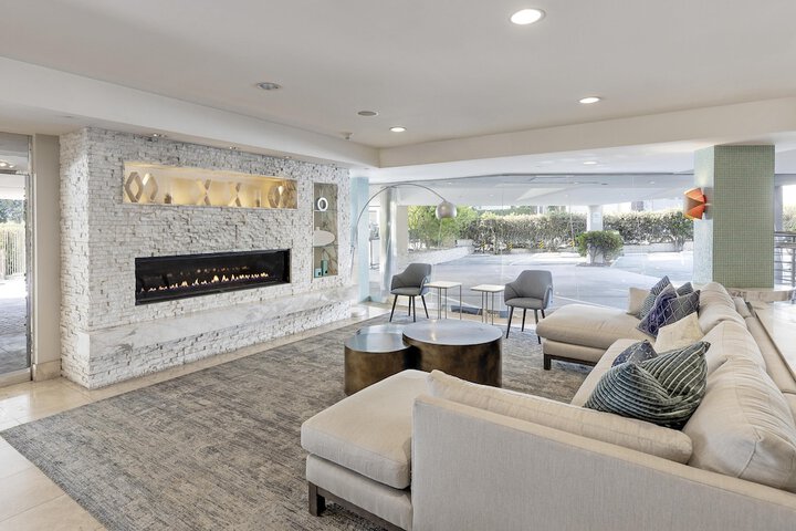Belamar Hotel Manhattan Beach Tapestry Collection by Hilton