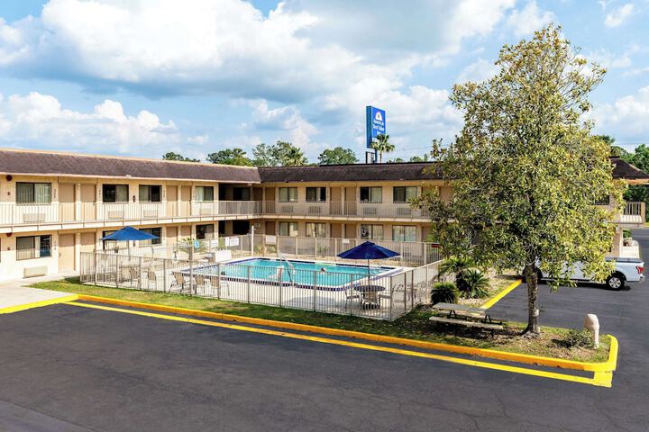 Hotel 4 of 35