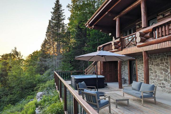Breathtaking log house with HotTub - Winter paradise in Tremblant