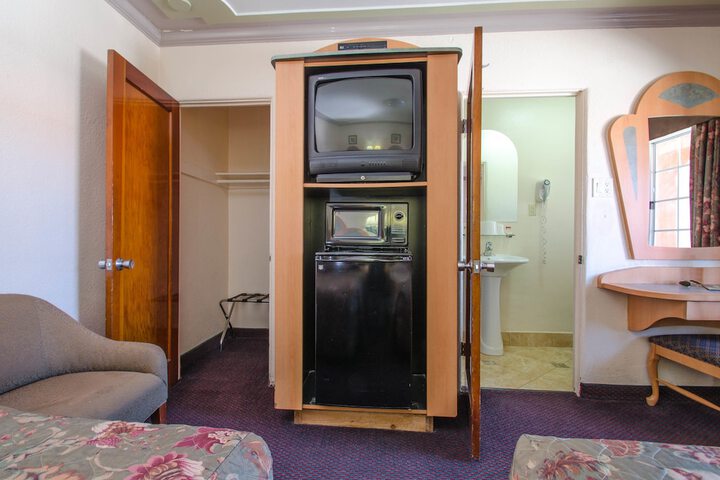 Room 28 of 47