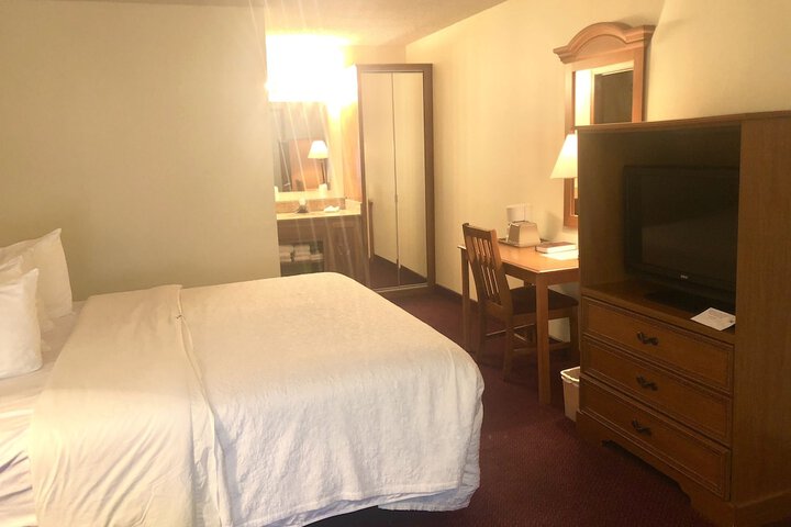 Room 30 of 76