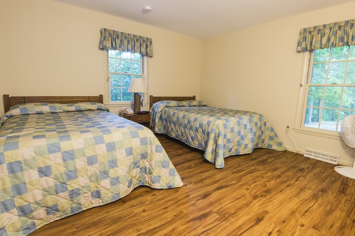 Room 27 of 81