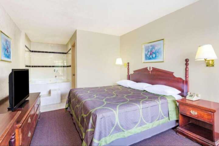 Room 16 of 22
