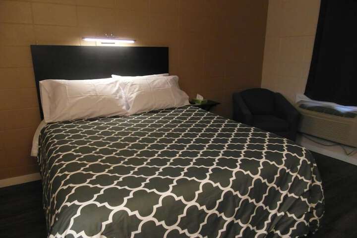 Room 13 of 27