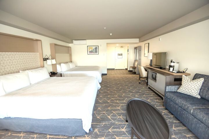 Room 26 of 76