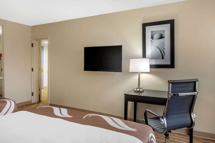 Room 21 of 34