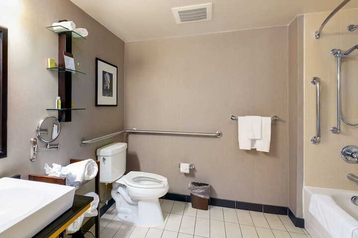 Room 15 of 26