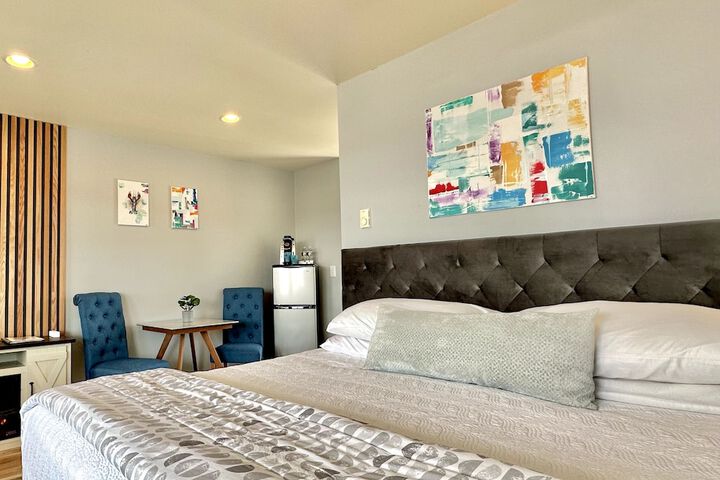 Room 12 of 84