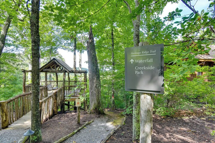 Scenic Views & Trail Access! Blue Ridge Mtns Condo