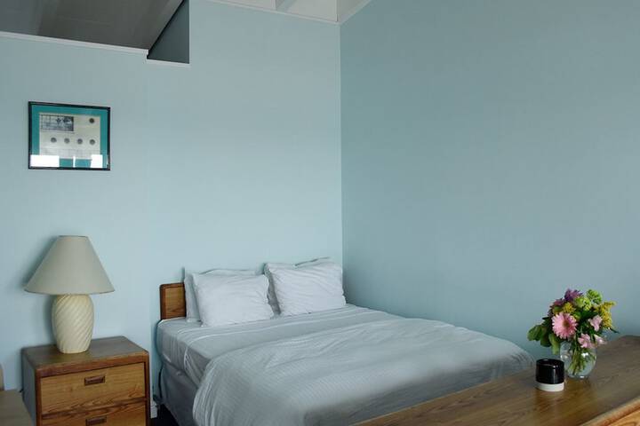 Room 122 of 173