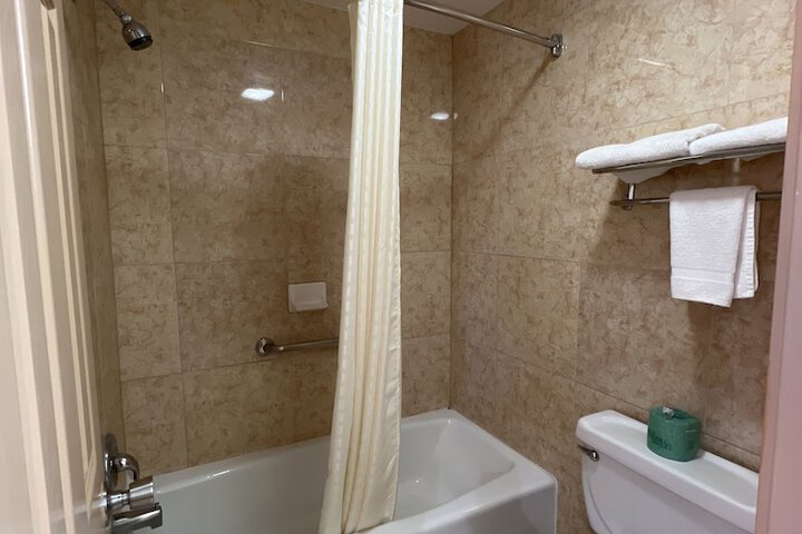 Room 15 of 19