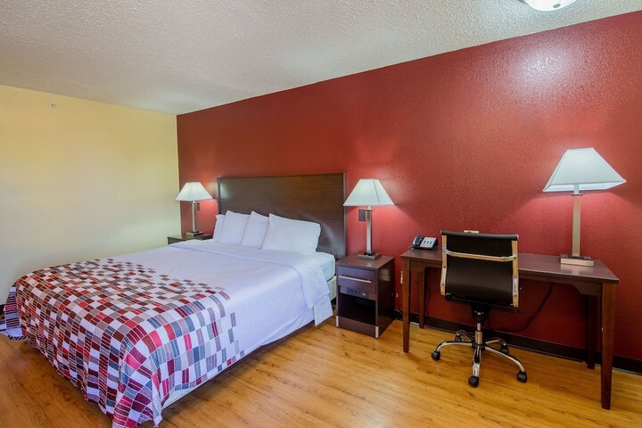 Room 27 of 42