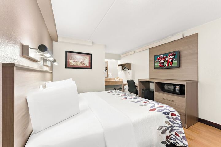 Room 10 of 24