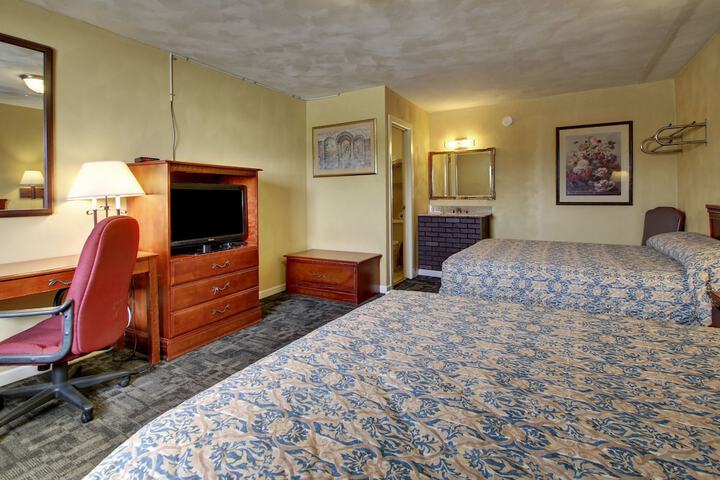 Room 13 of 21