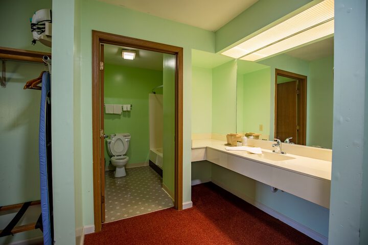 Room 7 of 24