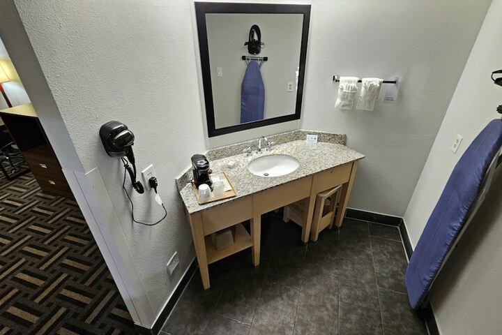 Room 26 of 44