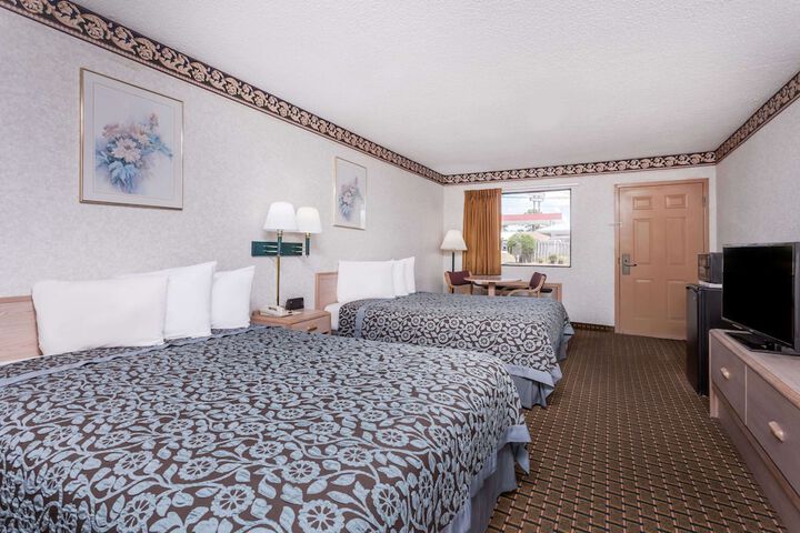 Room 12 of 27