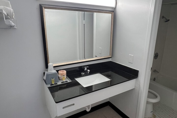 Economy Inn
