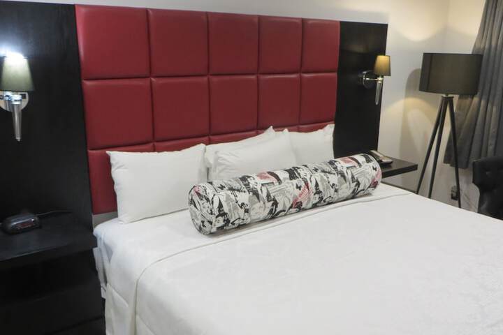 Room 10 of 37