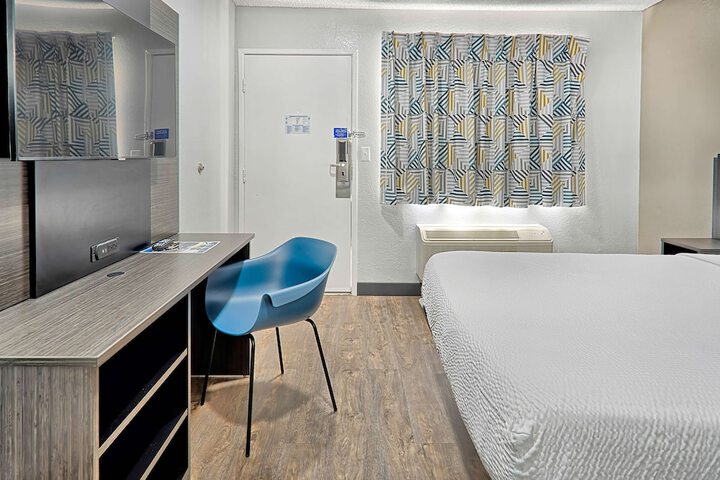 Motel 6 Lancaster CA