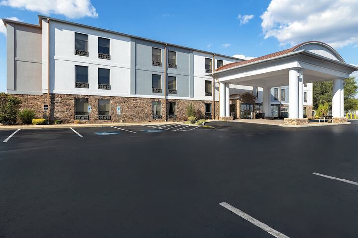 Holiday Inn Express Chillicothe East by IHG