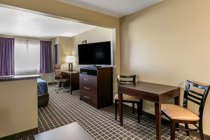 Room 33 of 51