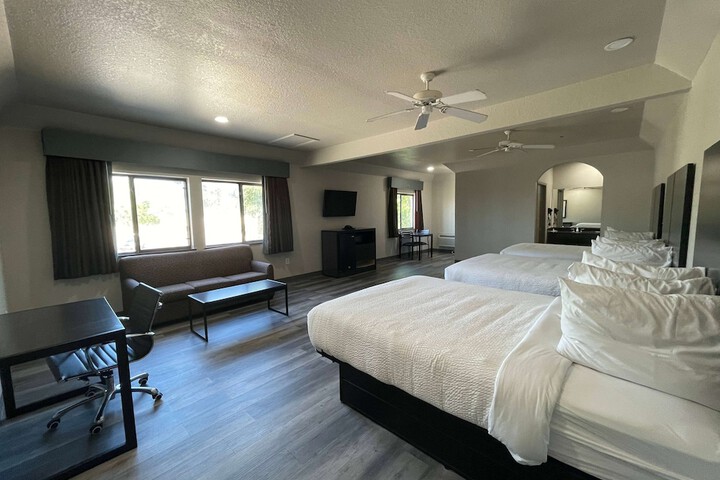 Days Inn by Wyndham Dickinson TX