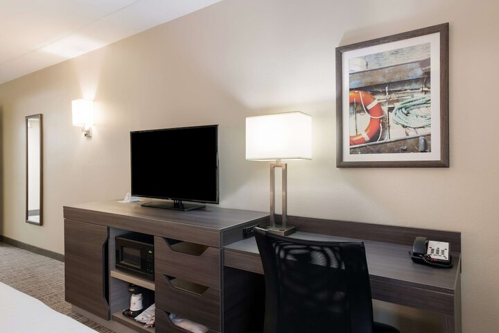 Room 28 of 45