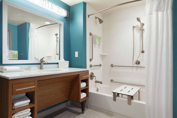 Room 18 of 25