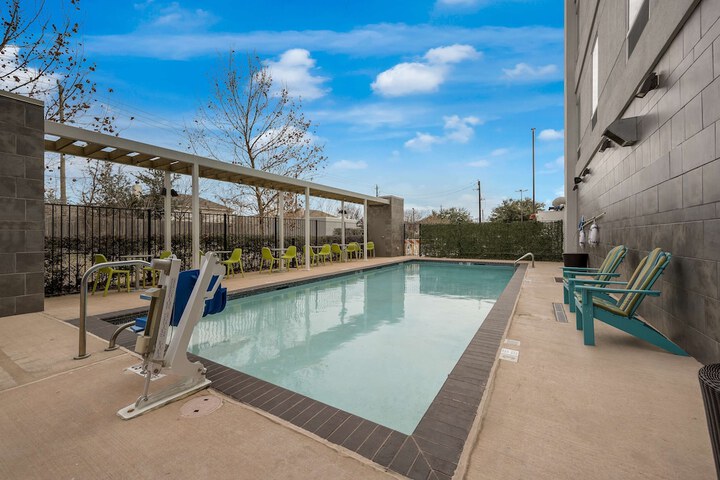 Pool 3 of 41