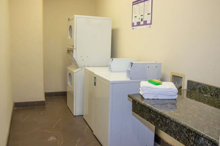 Country Inn & Suites by Radisson Garden City, KS