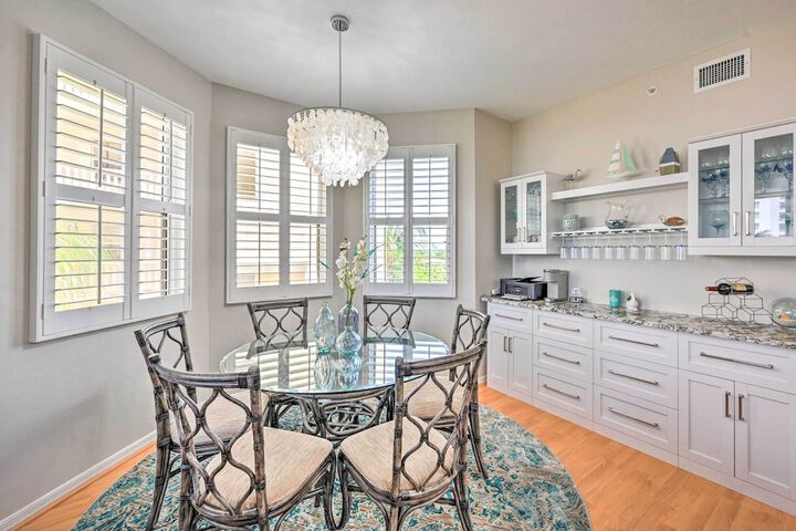 Naples Escape in Regatta w / Resort Amenities!