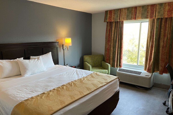 Room 22 of 32