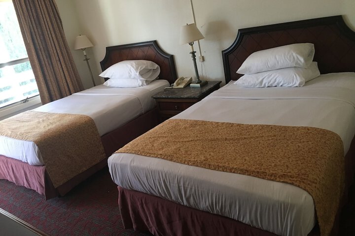 Room 25 of 33