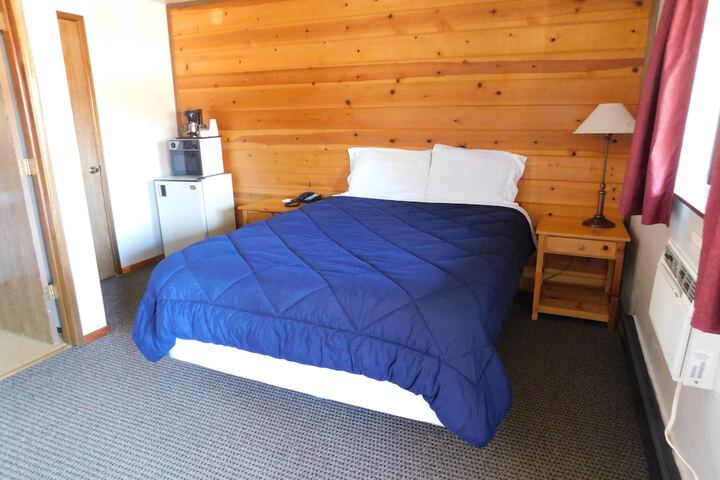 Room 12 of 33
