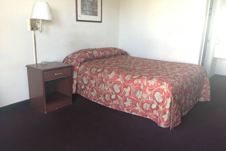Room 14 of 17