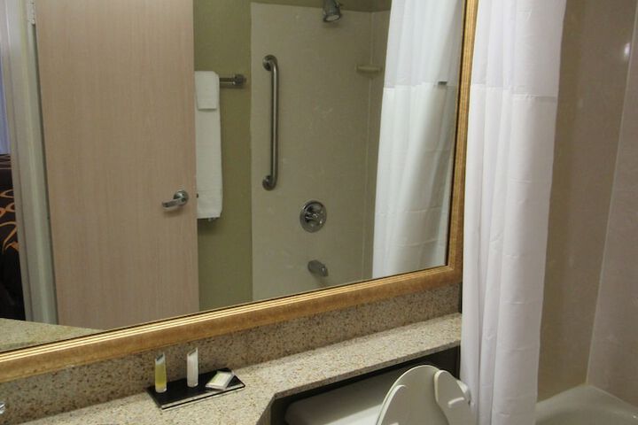 Super 8 by Wyndham New Cumberland