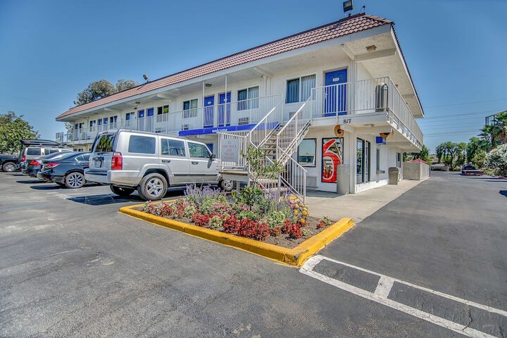 Hotel 8 of 32