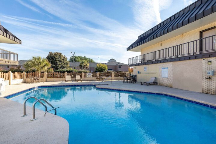 Pool 15 of 48