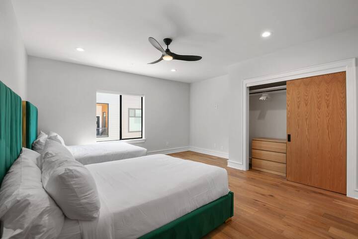 Room 124 of 250