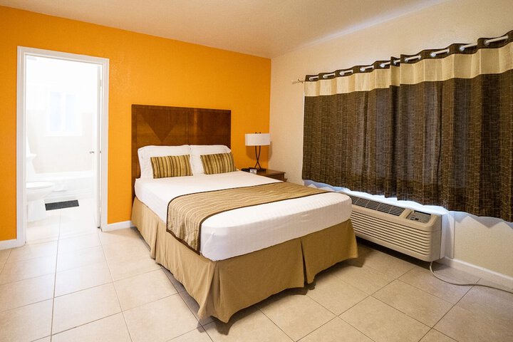 Room 10 of 22