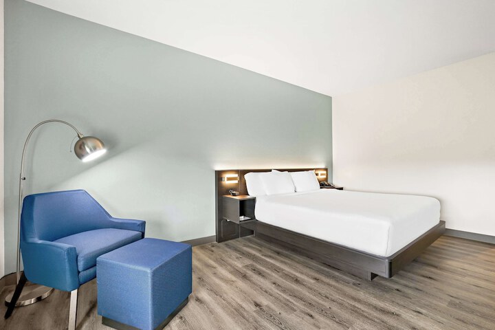 Room 16 of 32