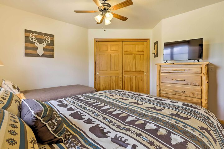 Steps to Grand Lake: Condo w / Deck & Mtn Views