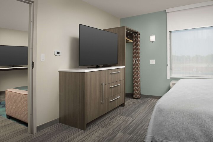 Home2 Suites by Hilton Clovis Fresno Airport