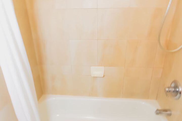 Room 34 of 48