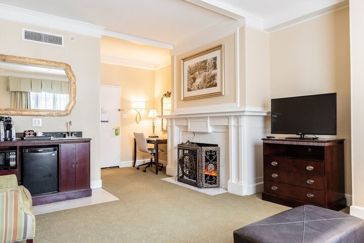 Room 12 of 40
