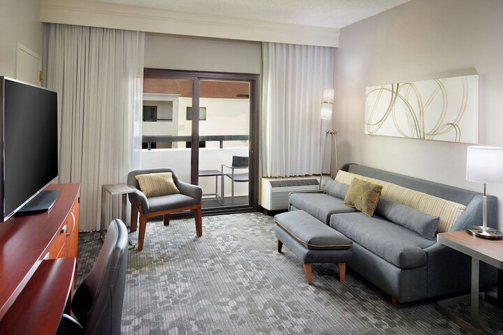 Courtyard by Marriott Atlanta Airport South / Sullivan Road