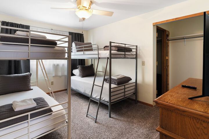Room 57 of 154