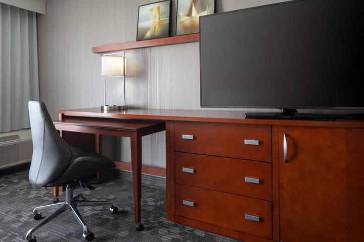 Room 25 of 32