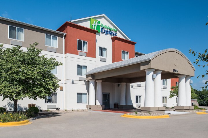Holiday Inn Express Hotel & Suites Burlington by IHG